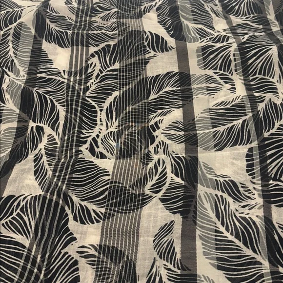 Talbots Black & White Leaf Pattern Oversized Scarf 70X52” fray hem Cotton Blend - Picture 8 of 12